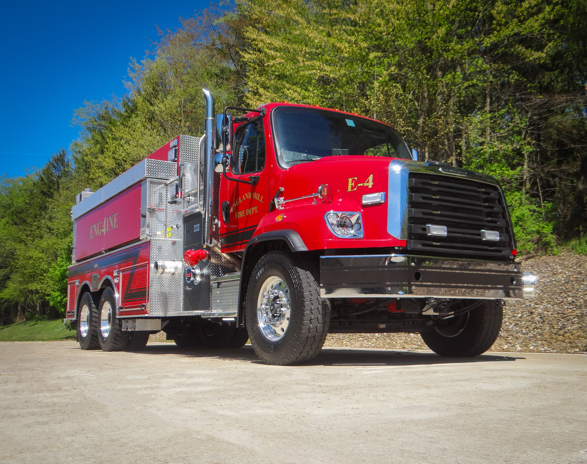 2025 Freightliner 114SD Plus, Cummins L9 450HP, 2600 Gallon Eagle QP, Darley 1250GPM Fire Pump, Firovac Power Double Portable Tank Bracket.