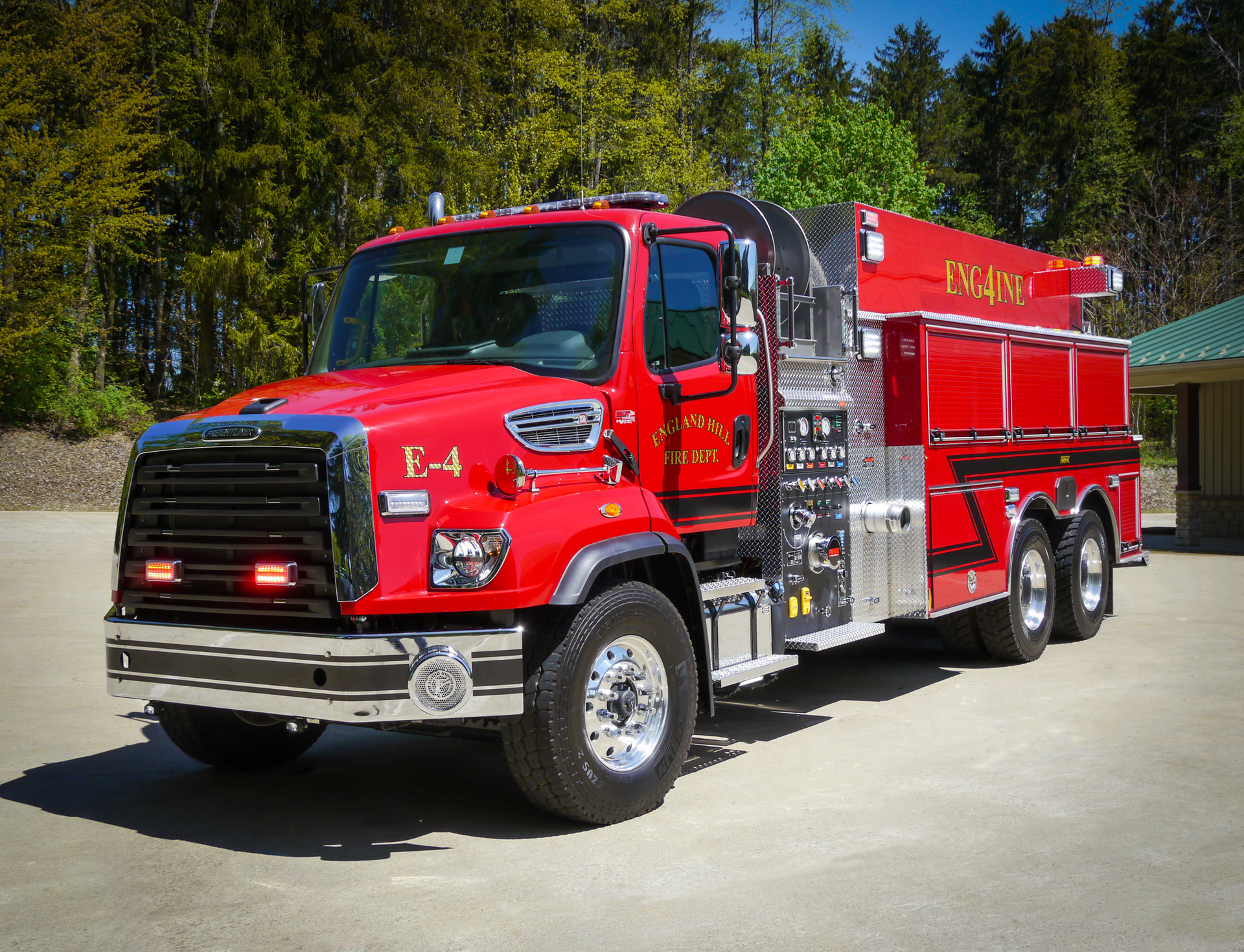 2025 Freightliner 114SD Plus, Cummins L9 450HP, 2600 Gallon Eagle QP, Darley 1250GPM Fire Pump, Firovac Power Double Portable Tank Bracket.